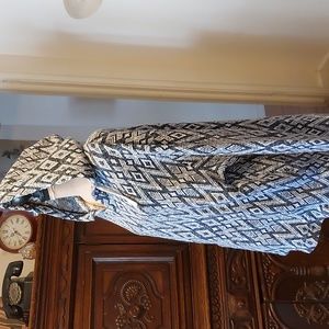 AMERICAN EAGLE Outfitters pull over knit sweatshirt. Size LG. Pre-owned like new